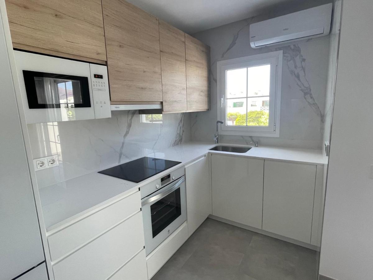 Izaro Apartamento Atico De Lujo Cerca De Playa Dorada Playa Blanca  Buitenkant foto