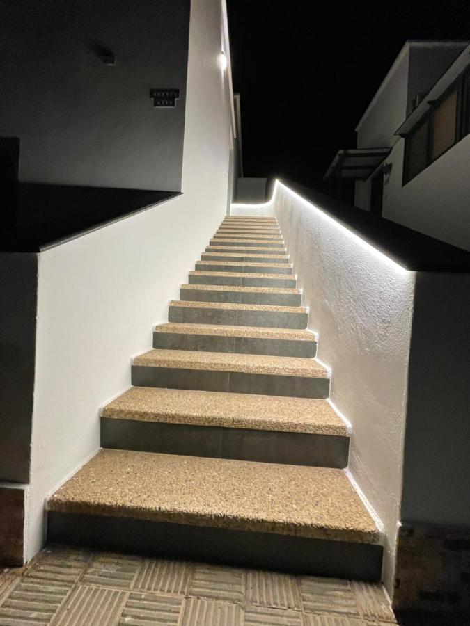 Izaro Apartamento Atico De Lujo Cerca De Playa Dorada Playa Blanca  Buitenkant foto