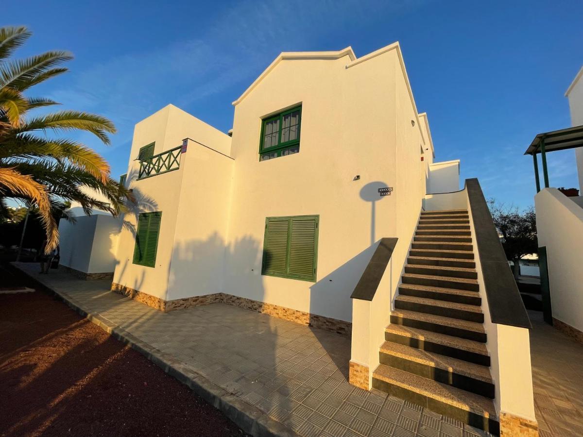 Izaro Apartamento Atico De Lujo Cerca De Playa Dorada Playa Blanca  Buitenkant foto