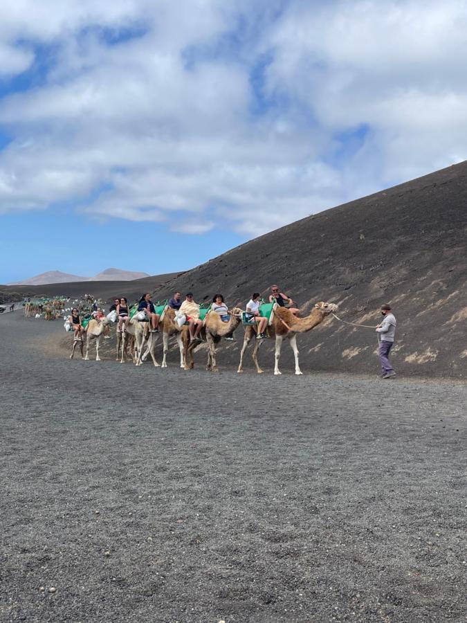 Izaro Apartamento Atico De Lujo Cerca De Playa Dorada Playa Blanca  Buitenkant foto