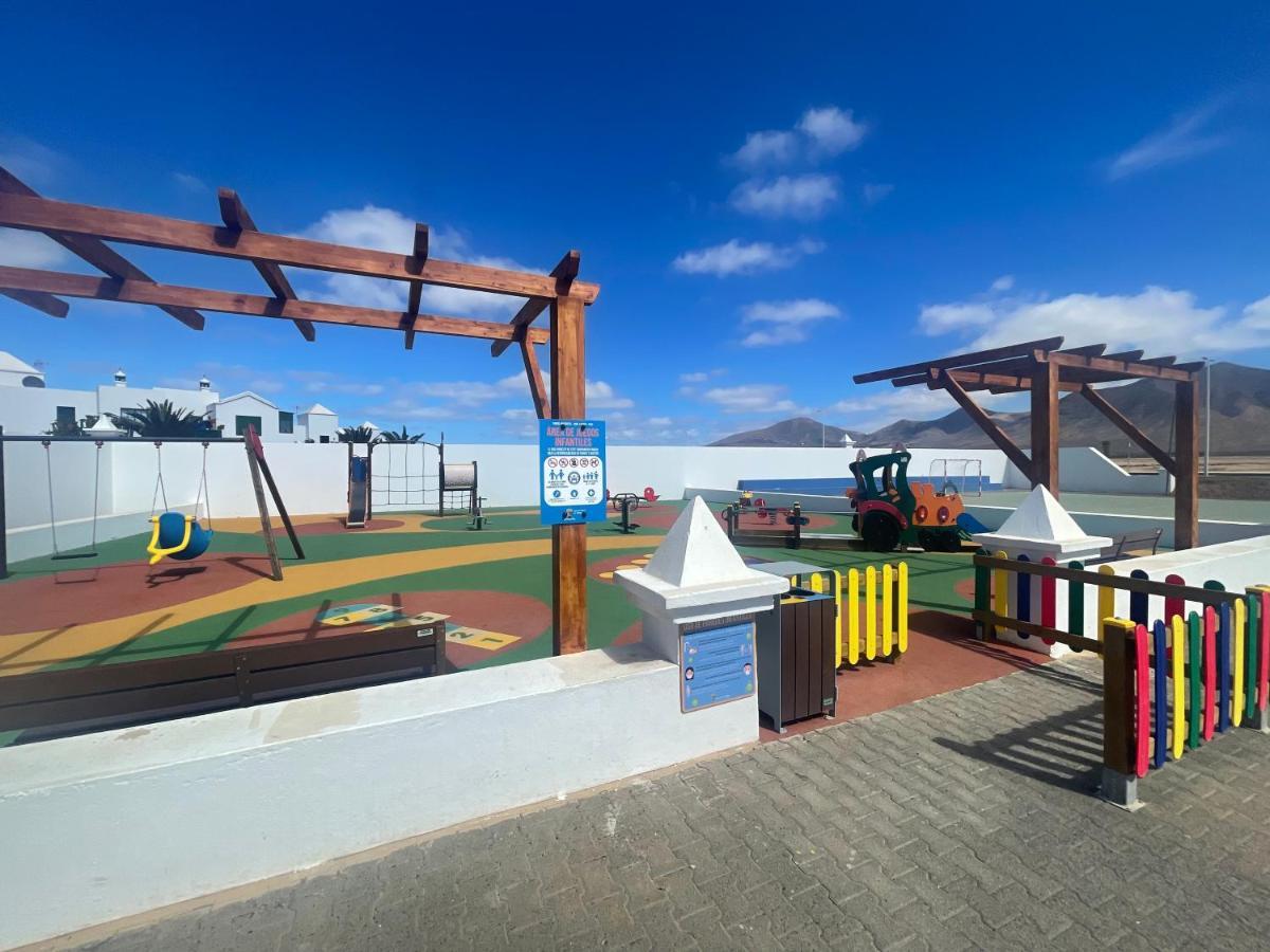 Izaro Apartamento Atico De Lujo Cerca De Playa Dorada Playa Blanca  Buitenkant foto