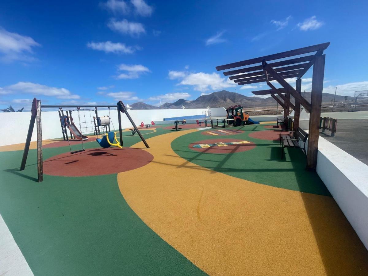 Izaro Apartamento Atico De Lujo Cerca De Playa Dorada Playa Blanca  Buitenkant foto
