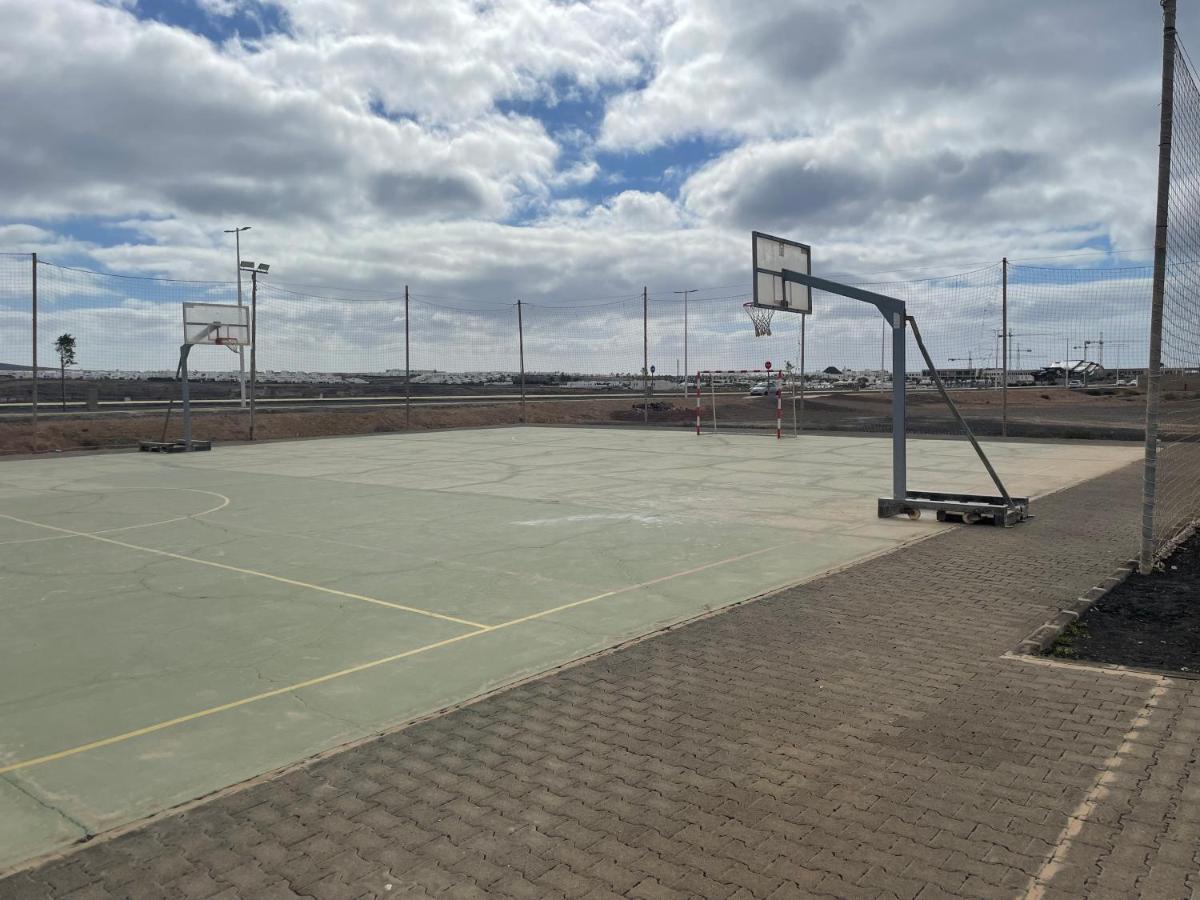 Izaro Apartamento Atico De Lujo Cerca De Playa Dorada Playa Blanca  Buitenkant foto