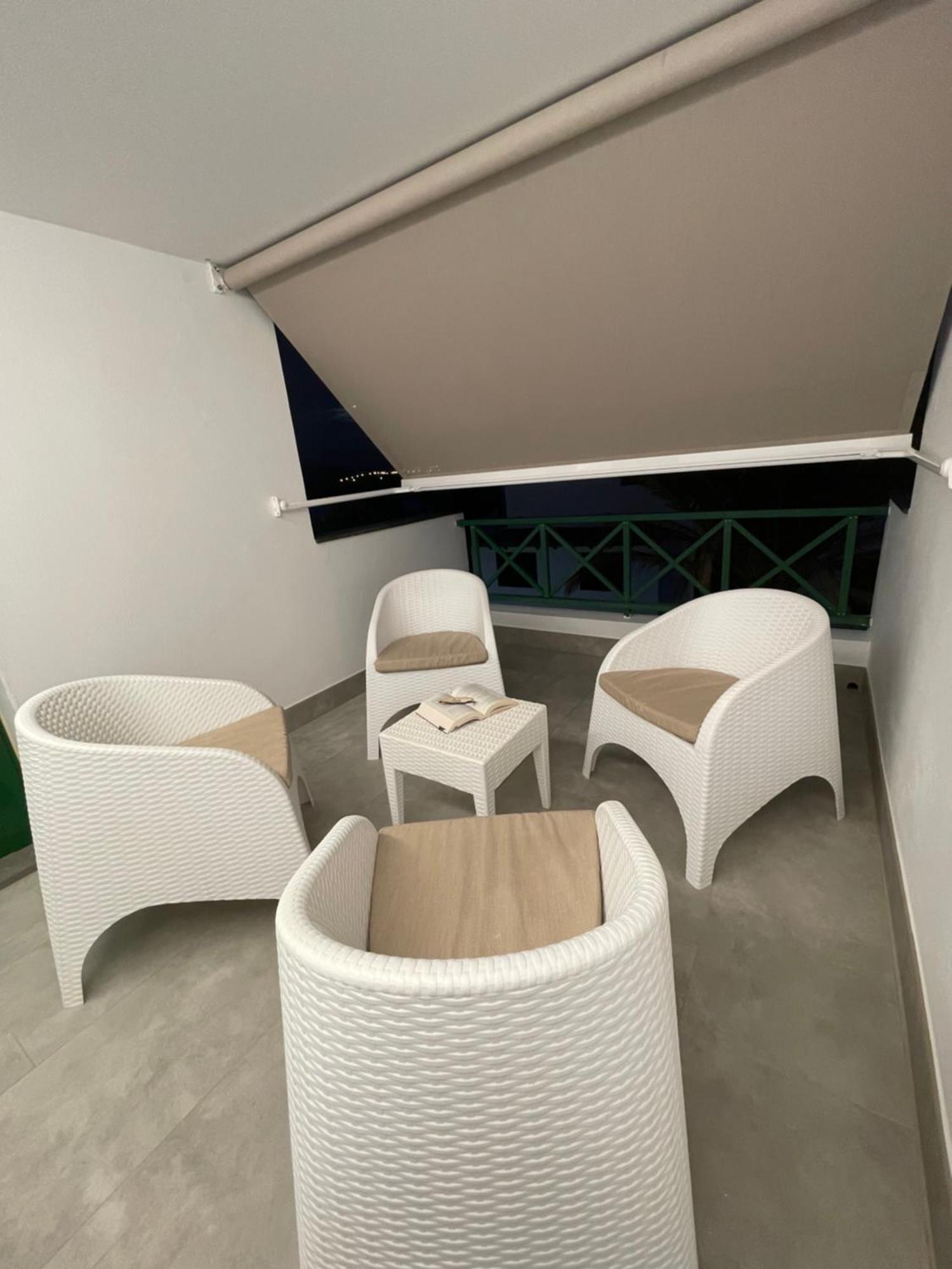 Izaro Apartamento Atico De Lujo Cerca De Playa Dorada Playa Blanca  Buitenkant foto